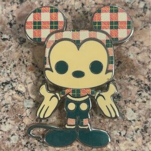 Disney Funko pop Year of the Mouse 2020 LE Holiday Plaid Christmas Mickey Pin